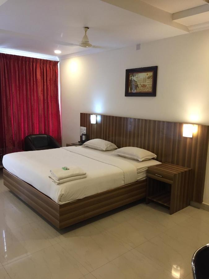 Hotel Green Park Suites Manipal Exterior foto